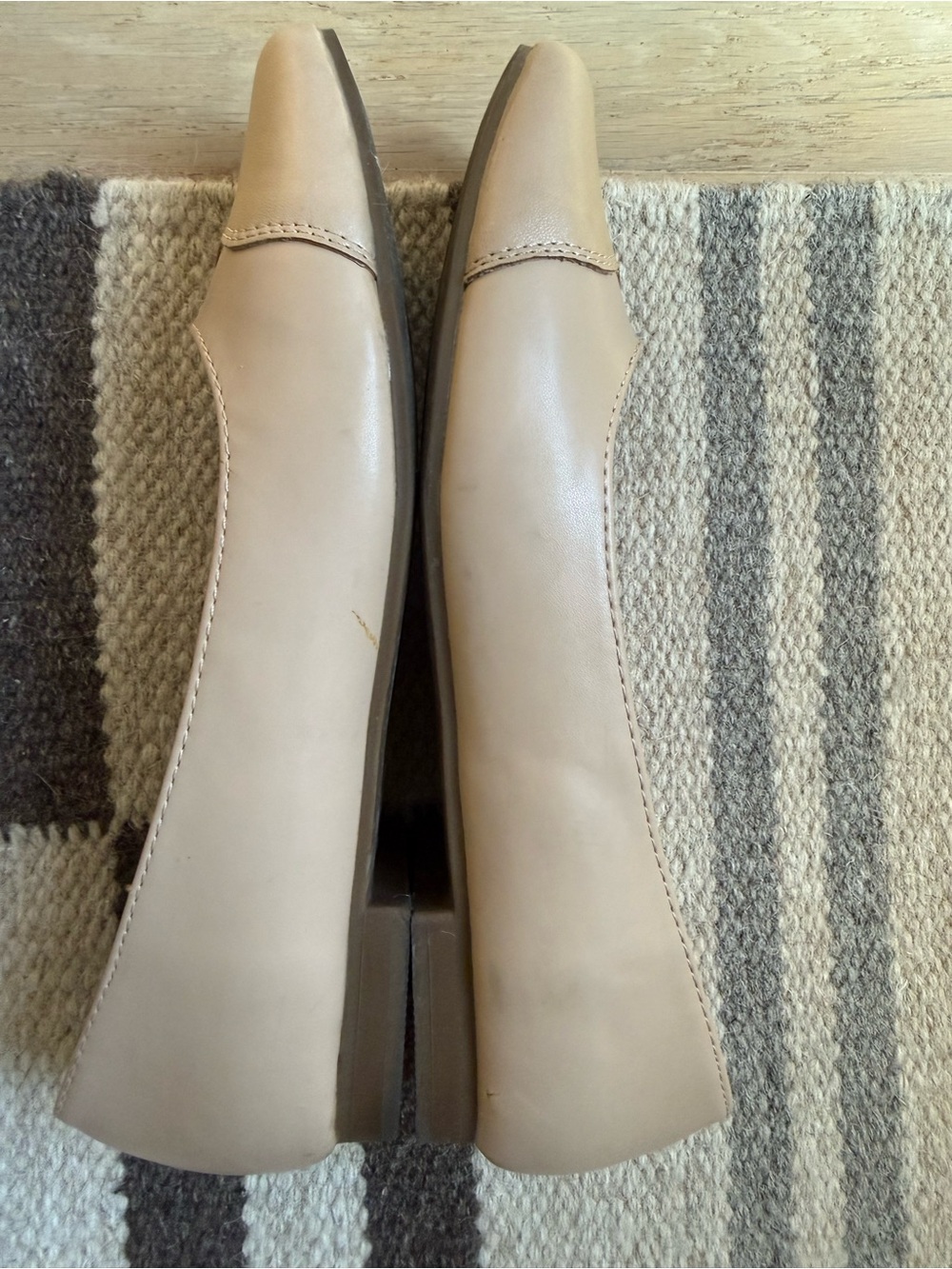Cliffs by WHITE MOUNTAIN Women's Nude Scallop Detail Ballet Flats - Picture 7 of 10